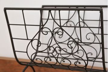 アンティーク雑貨　中古 アイアン製の薪ラック(ウッドラック、マガジンラック)