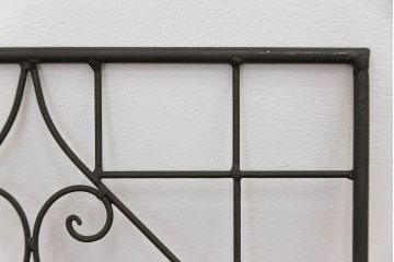 アンティーク雑貨　中古 アイアン製の薪ラック(ウッドラック、マガジンラック)