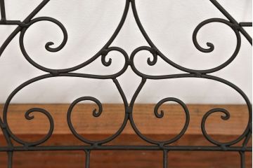 アンティーク雑貨　中古 アイアン製の薪ラック(ウッドラック、マガジンラック)