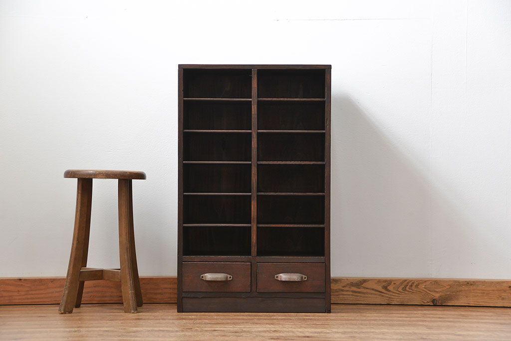 アンティーク家具　アンティーク　引き出し付き!古い木の書類棚(カルテケース、小引き出し)