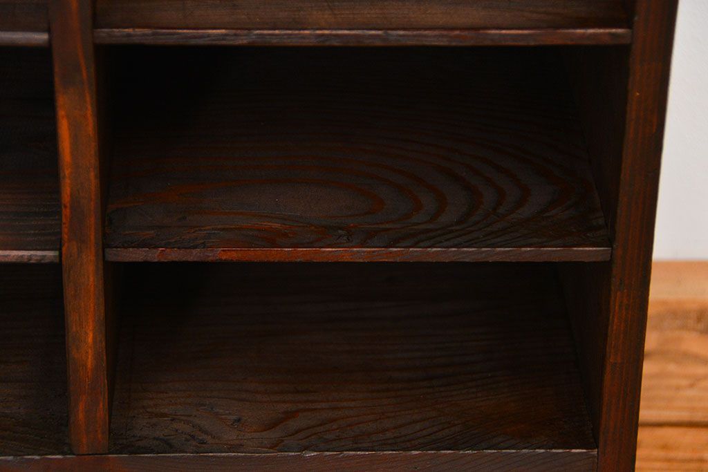 アンティーク家具　アンティーク　引き出し付き!古い木の書類棚(カルテケース、小引き出し)