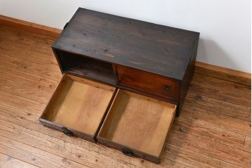 アンティーク家具　古民具・骨董 前面欅材の黒柿枠引き出し時代箪笥ローボード(ローチェスト)