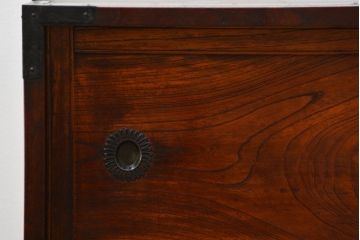 アンティーク家具　古民具・骨董 前面欅材の黒柿枠引き出し時代箪笥ローボード(ローチェスト)