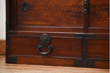 アンティーク家具　古民具・骨董 前面欅材の黒柿枠引き出し時代箪笥ローボード(ローチェスト)