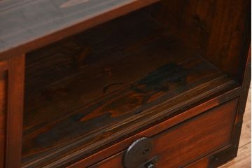アンティーク家具　古民具・骨董 前面欅材の黒柿枠引き出し時代箪笥ローボード(ローチェスト)