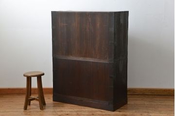 アンティーク家具　アンティーク 前面欅材の黒柿枠引き出しの上質な時代箪笥(衣装箪笥)