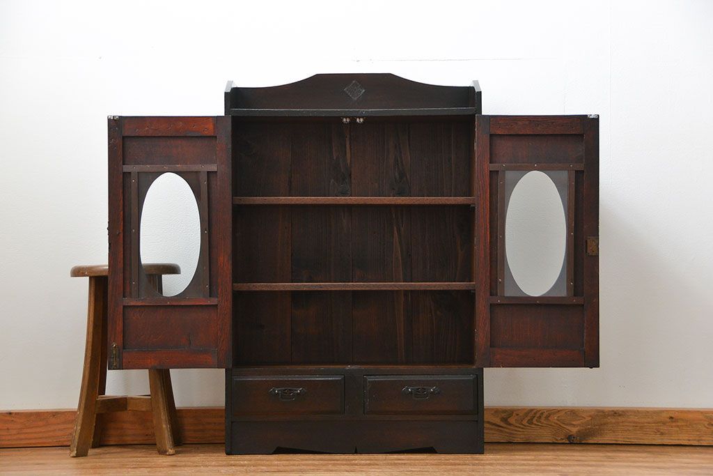 アンティーク家具　アンティーク 古い栓材の小振りな丸窓本箱(ブックケース、収納棚)