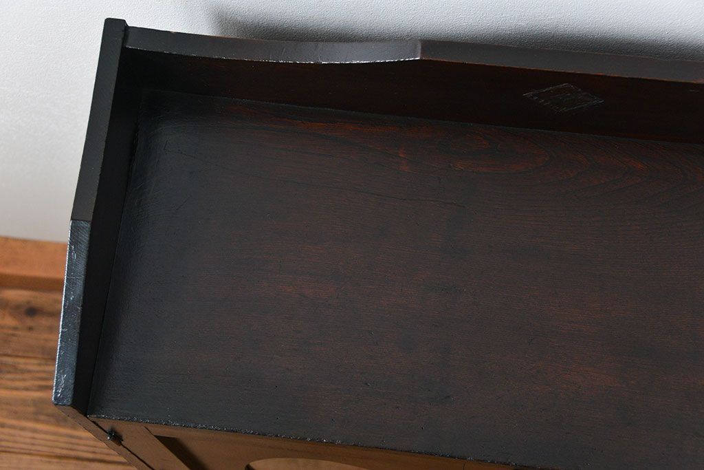 アンティーク家具　アンティーク 古い栓材の小振りな丸窓本箱(ブックケース、収納棚)