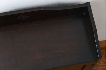 アンティーク家具　アンティーク 古い栓材の小振りな丸窓本箱(ブックケース、収納棚)