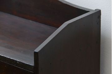 アンティーク家具　アンティーク 古い栓材の小振りな丸窓本箱(ブックケース、収納棚)