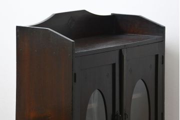 アンティーク家具　アンティーク 古い栓材の小振りな丸窓本箱(ブックケース、収納棚)