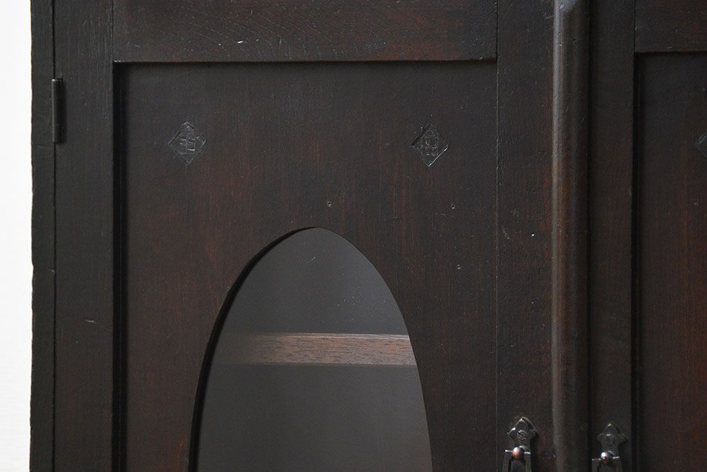 アンティーク家具　アンティーク 古い栓材の小振りな丸窓本箱(ブックケース、収納棚)