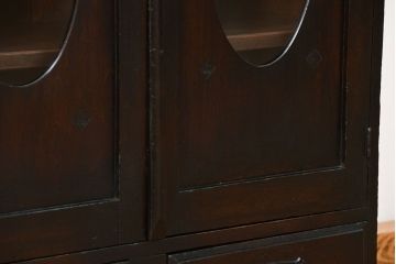 アンティーク家具　アンティーク 古い栓材の小振りな丸窓本箱(ブックケース、収納棚)