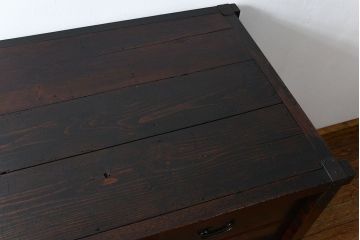 アンティーク家具　古民具・骨董 極厚金具の三国車箪笥(帳場箪笥、船箪笥)