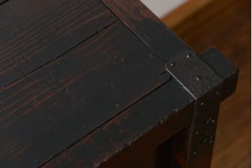 アンティーク家具　古民具・骨董 極厚金具の三国車箪笥(帳場箪笥、船箪笥)
