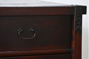 アンティーク家具　古民具・骨董 極厚金具の三国車箪笥(帳場箪笥、船箪笥)