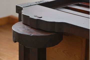 アンティーク家具　古民具・骨董 極厚金具の三国車箪笥(帳場箪笥、船箪笥)
