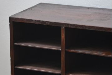 アンティーク家具　アンティーク 古い木の小振りな書類棚(マス目棚、収納棚、飾り棚)