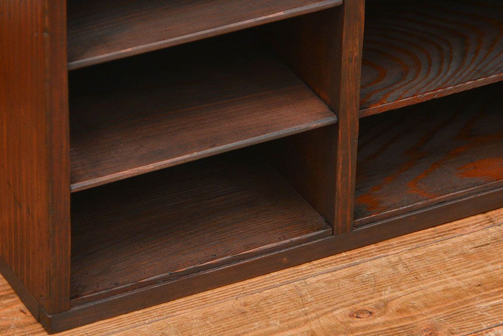 アンティーク家具　アンティーク 古い木の小振りな書類棚(マス目棚、収納棚、飾り棚)