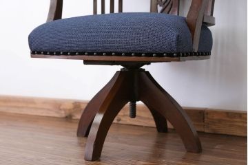 アンティーク家具　大正ロマン 古いナラ材の上品な回転椅子(回転イス、ドクターチェア)