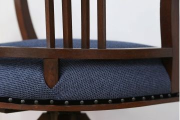 アンティーク家具　大正ロマン 古いナラ材の上品な回転椅子(回転イス、ドクターチェア)
