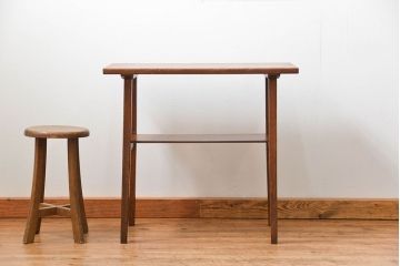 レトロ家具　アンティーク レトロなデザインのサイドテーブル(机)