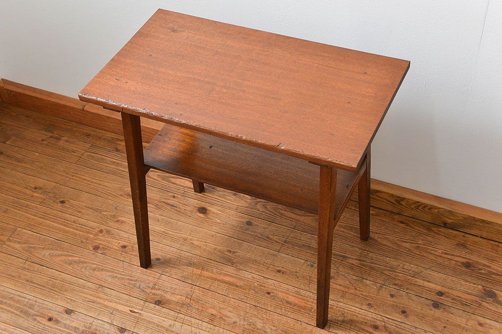 レトロ家具　アンティーク レトロなデザインのサイドテーブル(机)