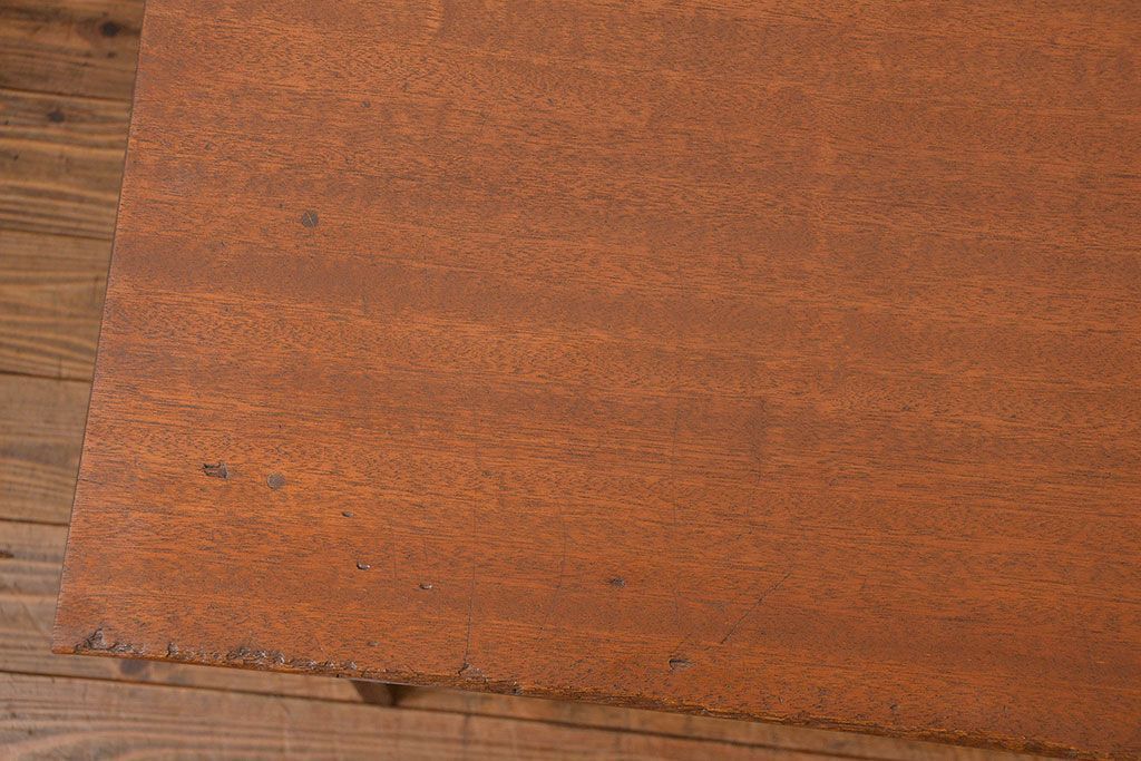 レトロ家具　アンティーク レトロなデザインのサイドテーブル(机)