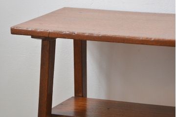 レトロ家具　アンティーク レトロなデザインのサイドテーブル(机)