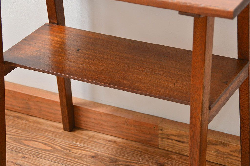 レトロ家具　アンティーク レトロなデザインのサイドテーブル(机)