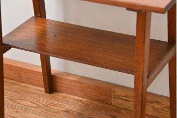 レトロ家具　アンティーク レトロなデザインのサイドテーブル(机)