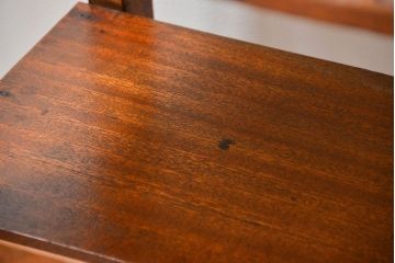 レトロ家具　アンティーク レトロなデザインのサイドテーブル(机)