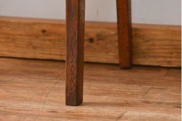 レトロ家具　アンティーク レトロなデザインのサイドテーブル(机)