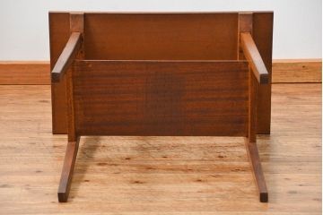 レトロ家具　アンティーク レトロなデザインのサイドテーブル(机)