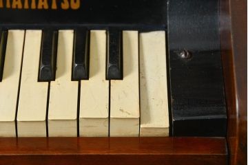 アンティーク雑貨　ジャンク 山葉(ヤマハ)製のアンティークオルガン(日本楽器)