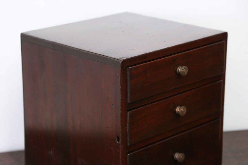 レトロ家具　昭和レトロ 古い木のシンプルなアンティーク三段小引き出し