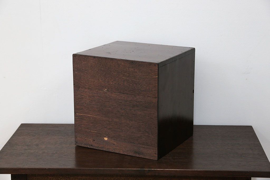 レトロ家具　昭和レトロ 古い木のシンプルなアンティーク三段小引き出し