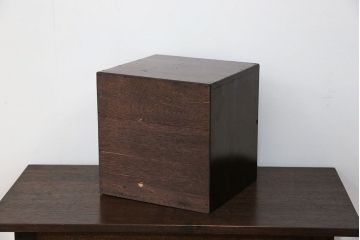 レトロ家具　昭和レトロ 古い木のシンプルなアンティーク三段小引き出し