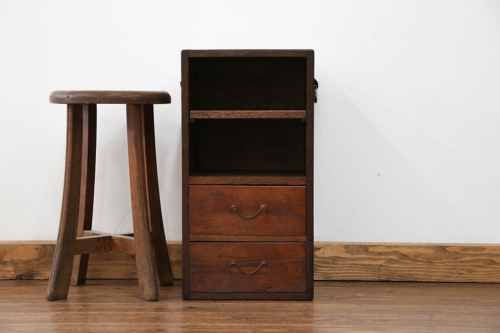 アンティーク家具　アンティーク 古い木の飾り棚付き二段小引き出し