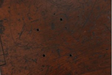 アンティーク家具　アンティーク 古い木の飾り棚付き二段小引き出し