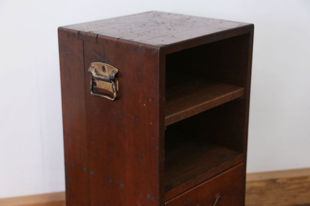 アンティーク家具　アンティーク 古い木の飾り棚付き二段小引き出し