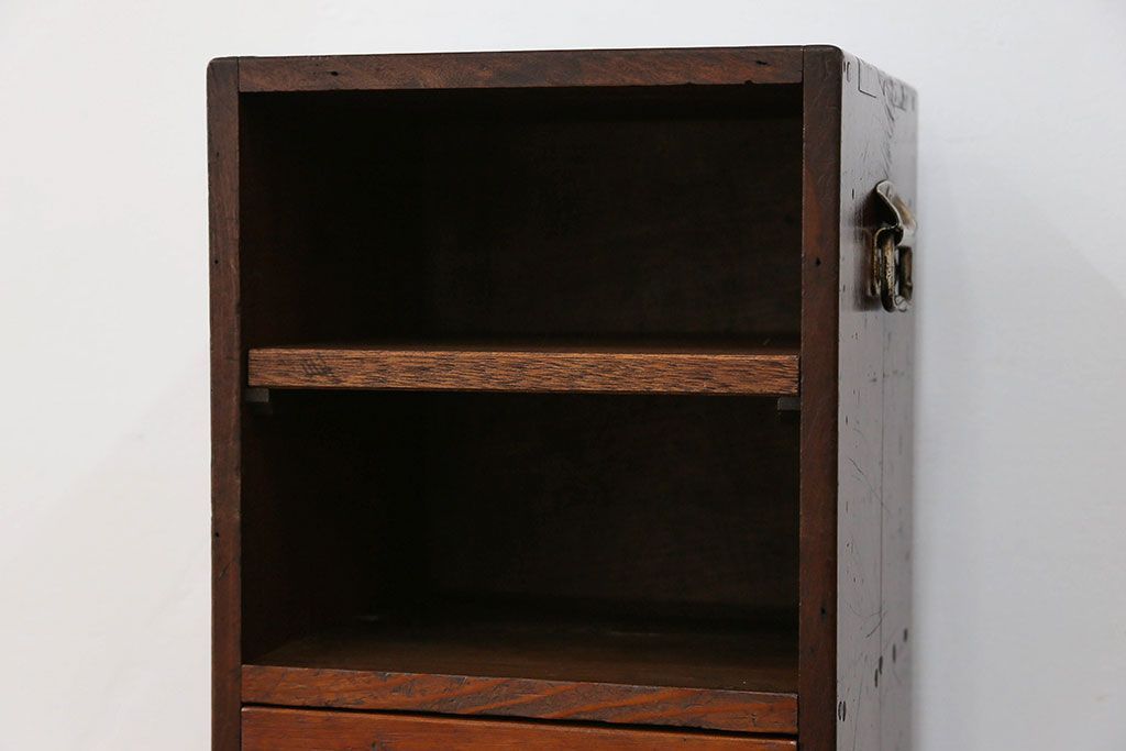 アンティーク家具　アンティーク 古い木の飾り棚付き二段小引き出し