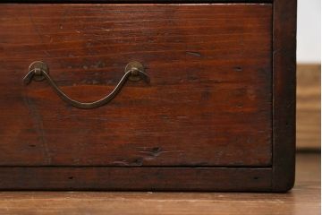 アンティーク家具　アンティーク 古い木の飾り棚付き二段小引き出し