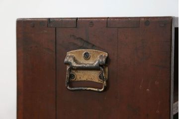 アンティーク家具　アンティーク 古い木の飾り棚付き二段小引き出し