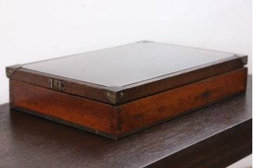 アンティーク雑貨　アンティーク 古い木のコレクションボックス (ガラスケース、飾り棚)