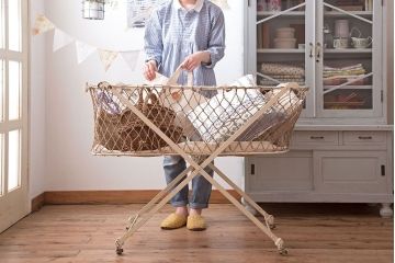 アンティーク家具　フランスアンティーク　小振りなフォールディングベビーベッド