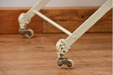 アンティーク家具　フランスアンティーク　小振りなフォールディングベビーベッド
