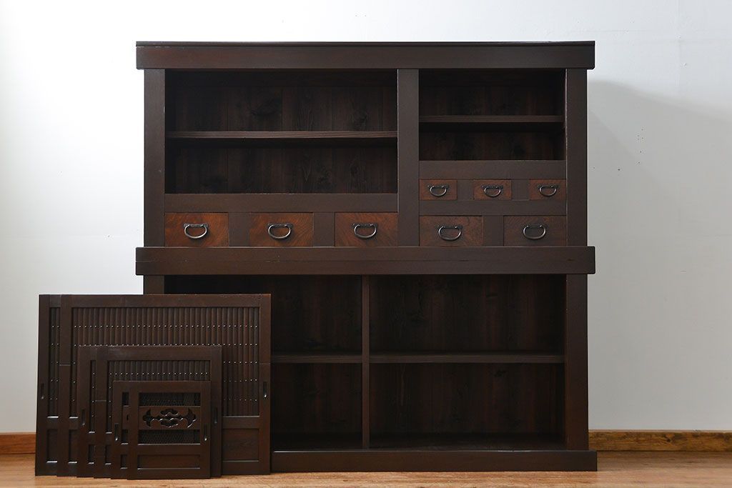 アンティーク家具　アンティーク 丸桟仕上げのモダンな6尺水屋箪笥 (キャビネット、食器棚、戸棚)