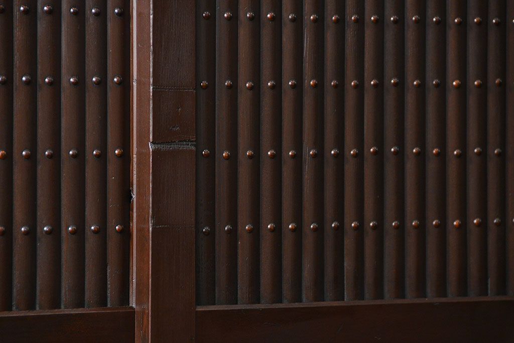 アンティーク家具　アンティーク 丸桟仕上げのモダンな6尺水屋箪笥 (キャビネット、食器棚、戸棚)