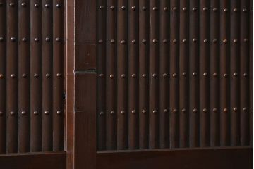 アンティーク家具　アンティーク 丸桟仕上げのモダンな6尺水屋箪笥 (キャビネット、食器棚、戸棚)